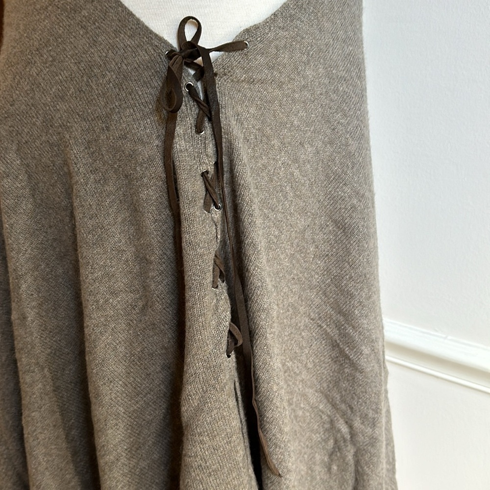 27 Miles Malibu Cashmere Poncho Wrap Light Brown One Size Suede Lacing EUC - Picture 3 of 7